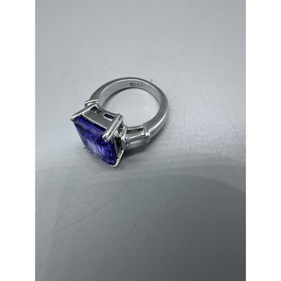 Large Purple Silver Tone Edco Cocktail Ring Size 4.75 - Picture 3 of 3